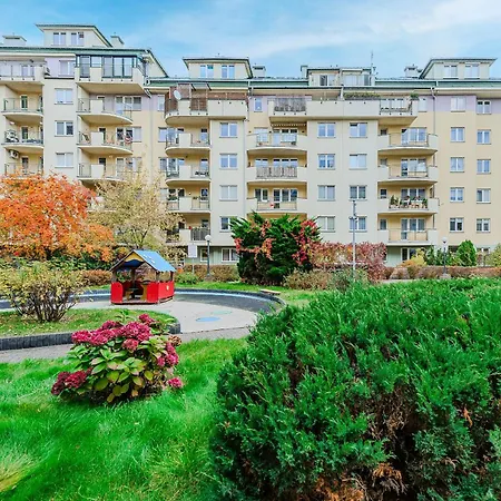 Apartamento P&o Metro Kabaty *